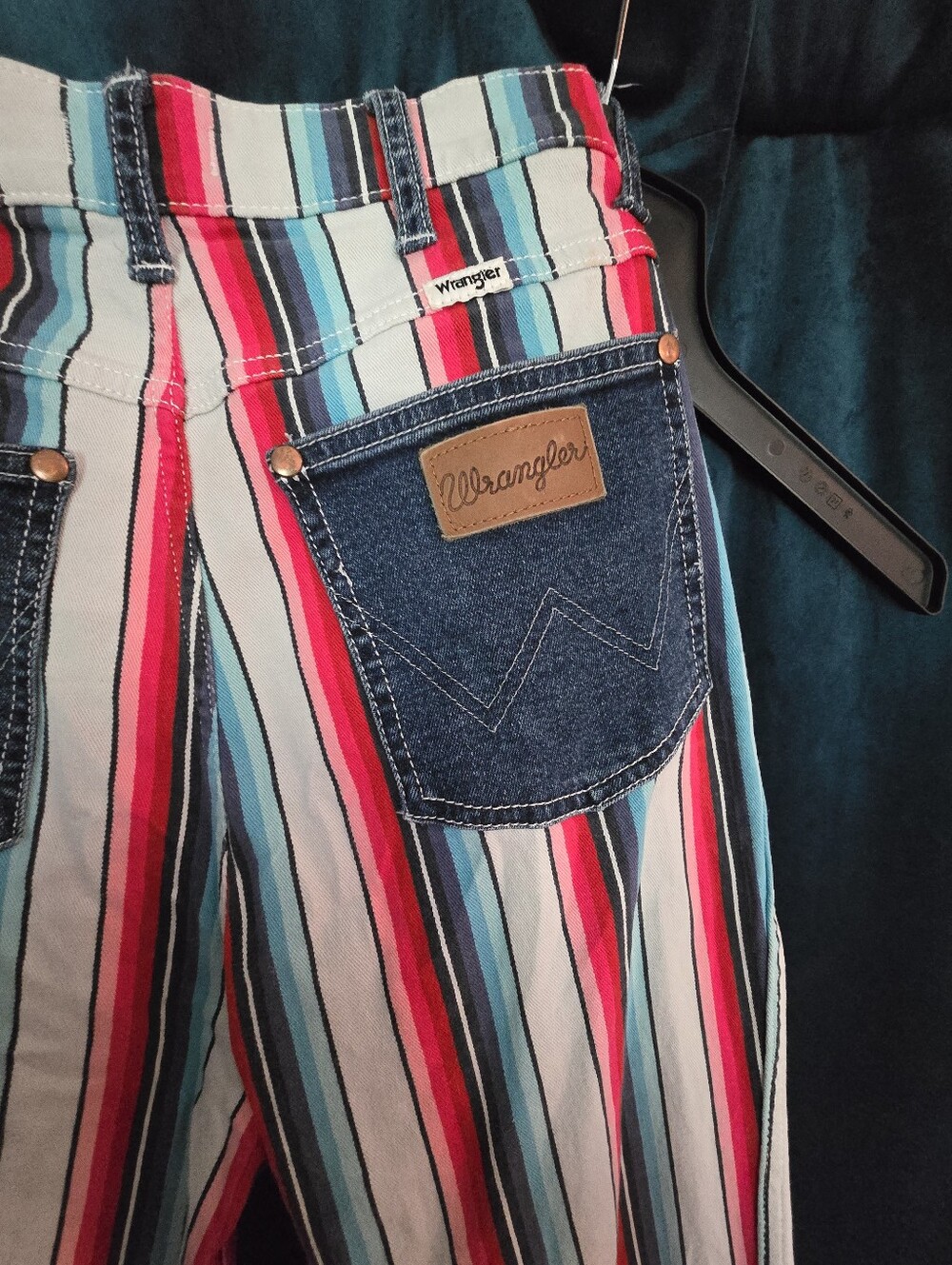 Wrangler Retro Serape Stripe Flare Jeans Women's 28x32 Western - Picture 2 of 7